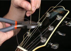 Cách Làm Ra Một Cây Đàn Guitar: Quy Trình Từ A Đến Z p